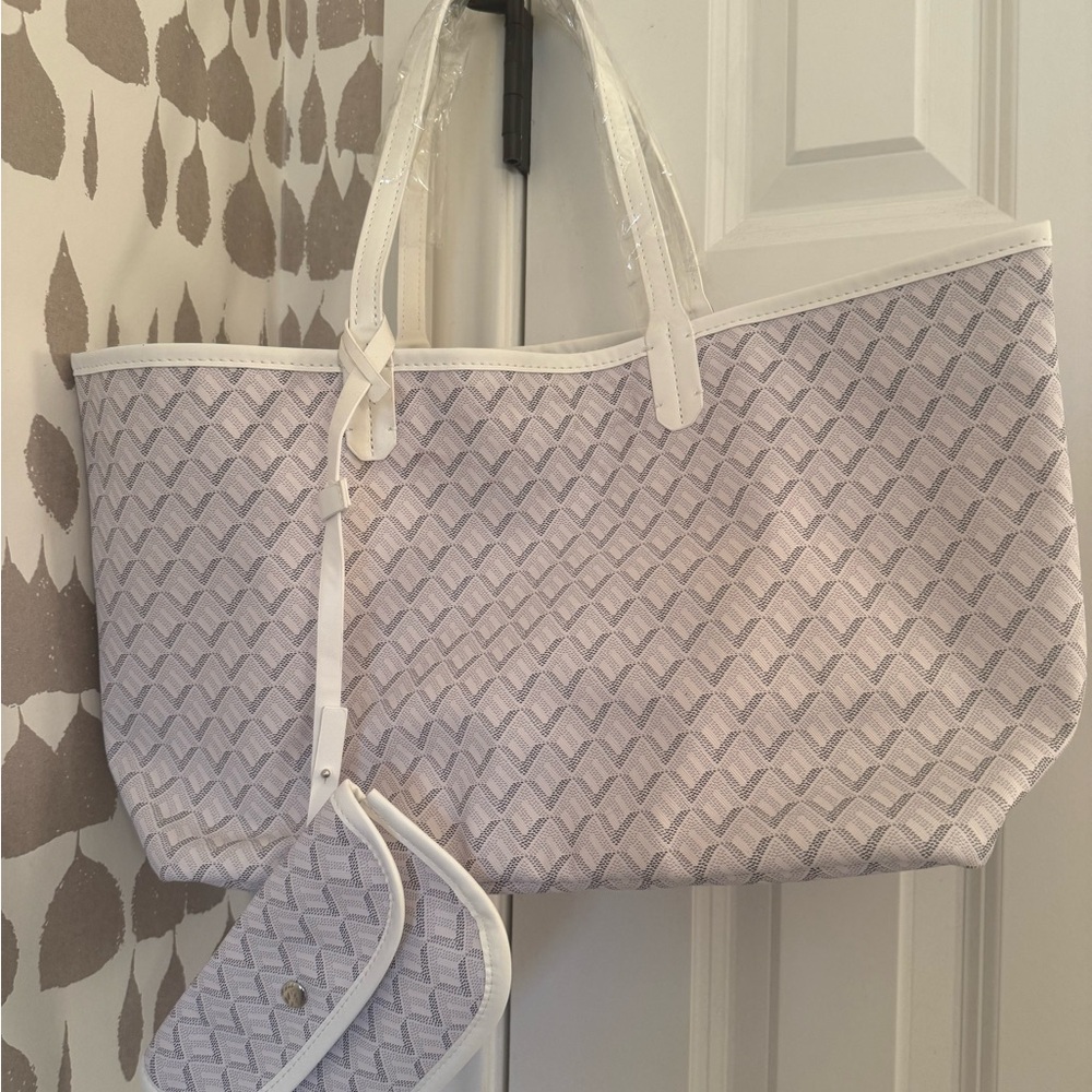 Elegant White and Gray Tote Bag Set